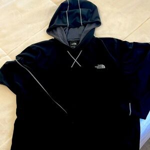 Men’s The North Face flash dry black hooded shirt- size Medium
